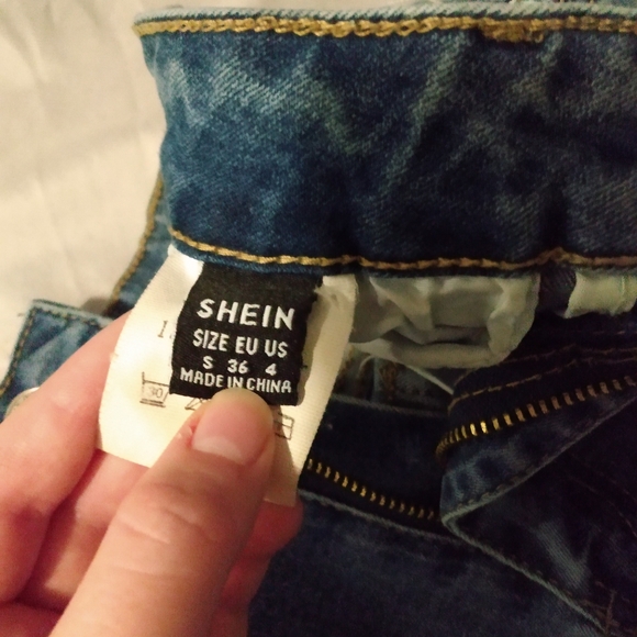 Shein ripped blue jeans - Picture 4 of 4